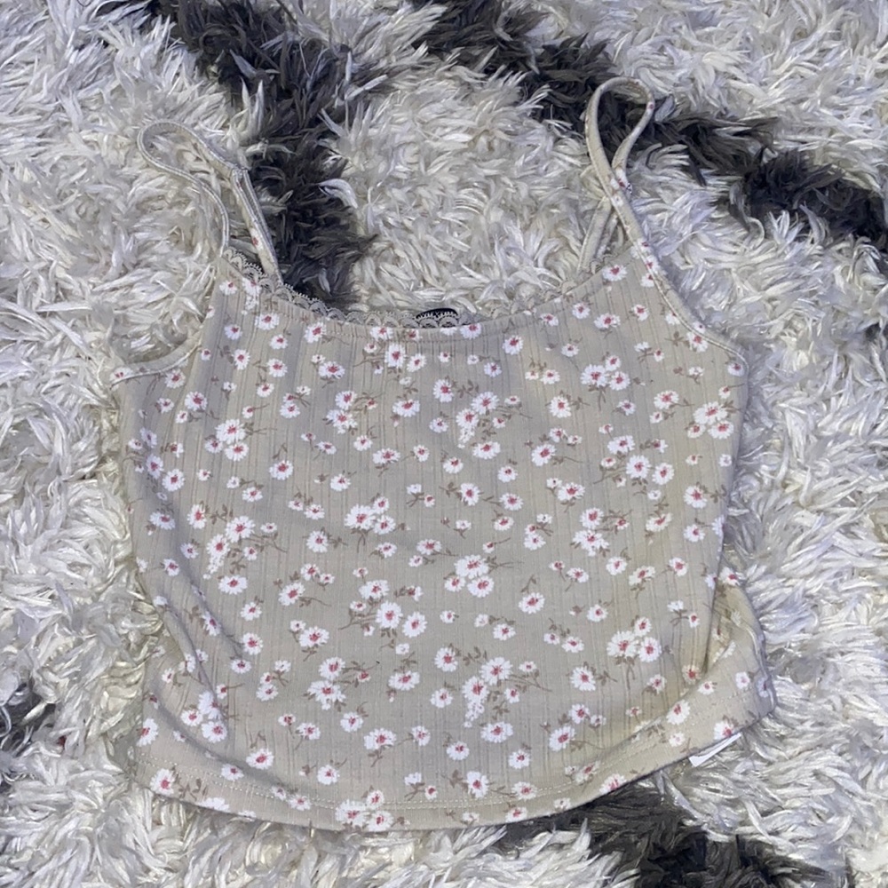 Crop top.